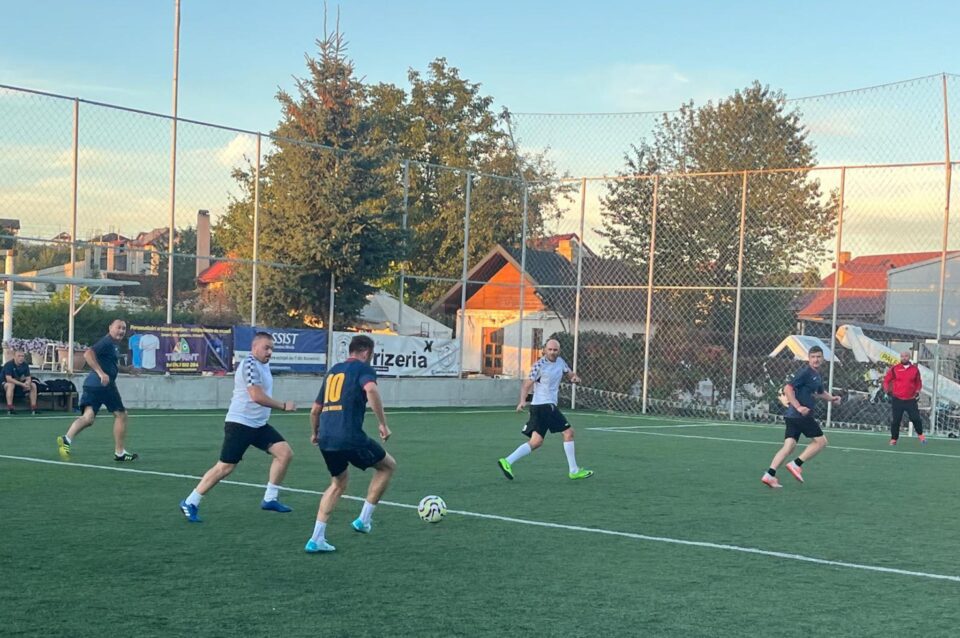16 formatii concureaza in Campionatul de old-boys