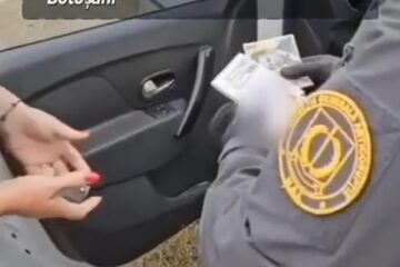 O suceveancă a fost înregistrată când încerca să mituiască doi polițiști cu suma de 200 de lei