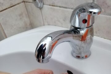 Alimentarea cu apă pe 11 străzi din municipiul Suceava, afectată de o avarie