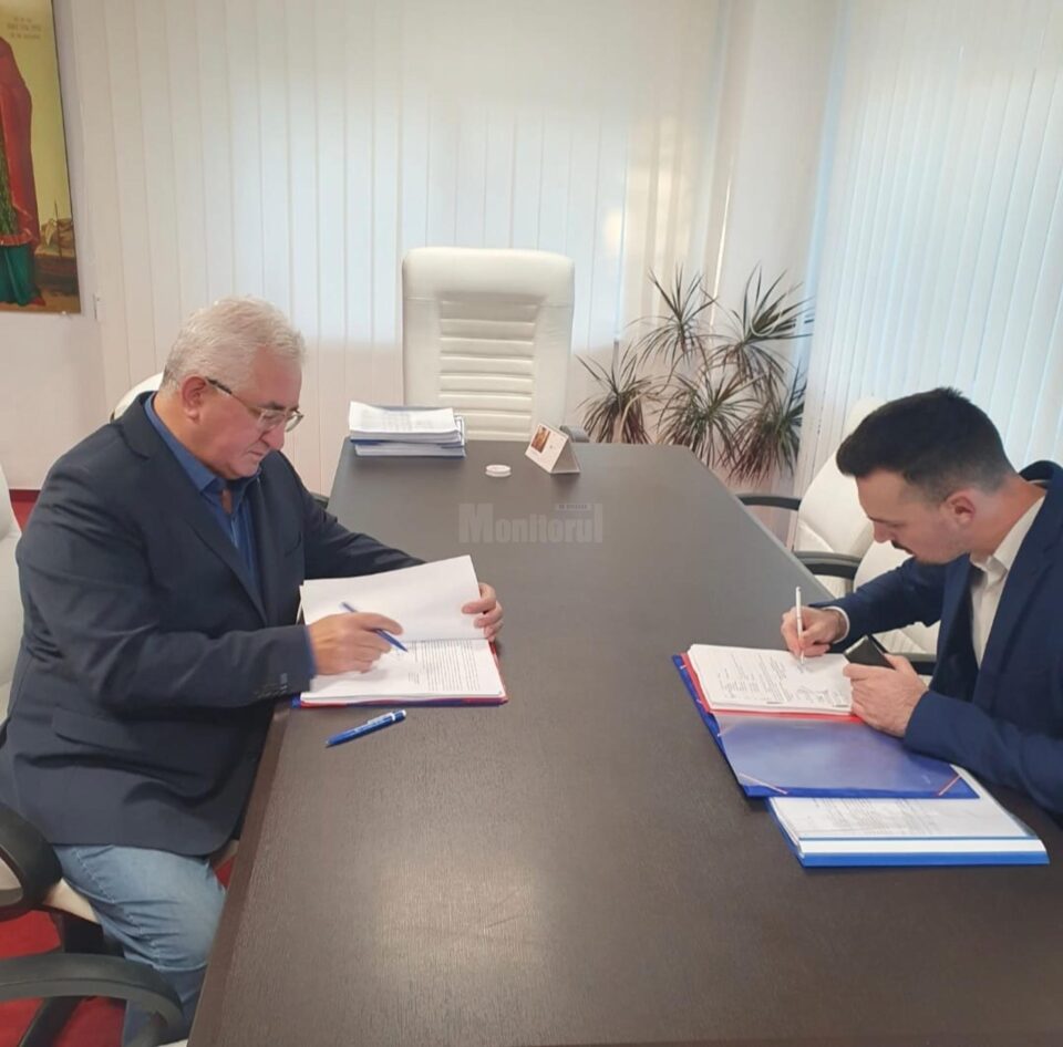 Contractul de reabilitare a nouă blocuri din centrul Sucevei a fost semnat