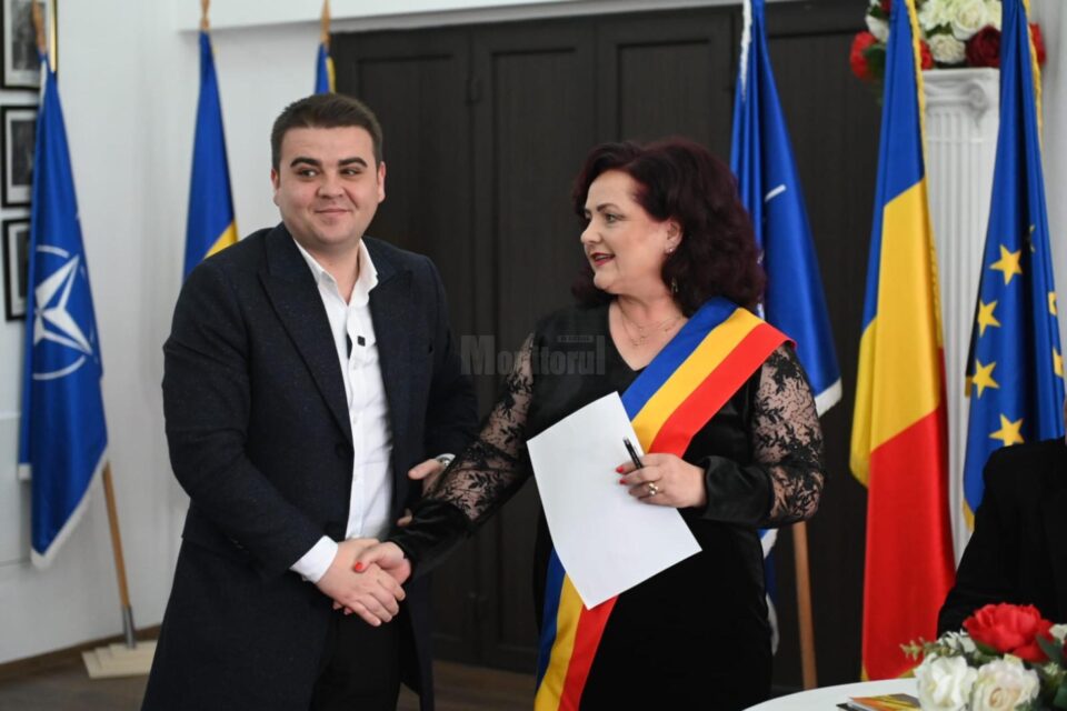 Viitorul presedinte al CJ Suceava, Gheorghe Șoldan și primarul Violeta Țăran
