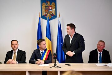 Viitorul președinte al CJ Suceava, Gheorghe Șoldan, a fost prezent la învestirea pentru un nou mandat a primarului din Salcea, Ezekiel Belțic