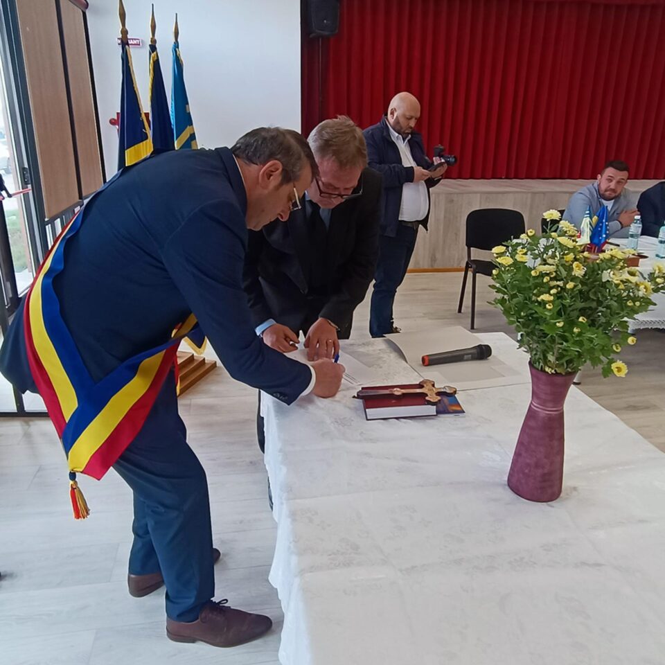 Primarul PNL din Todirești, Mugurel Bocancea, a depus miercuri jurământul pentru cel de-al doilea mandat