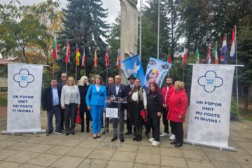 Profesorul universitar Alexandru Băișanu și avocatul Rodica Cușnir deschid listele S.O.S România pentru alegerile parlamentare din județul Suceava