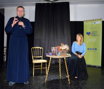 Pr. Crin-Triandafil Theodorescu și Alice Nastase