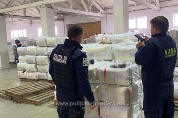 Haine contrafăcute în valoare de peste 2 milioane de euro, confiscate în PTF Siret din 3 autotrenuri