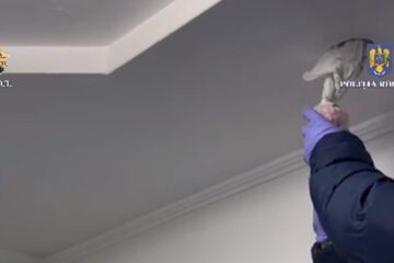 Droguri găsite în tavan