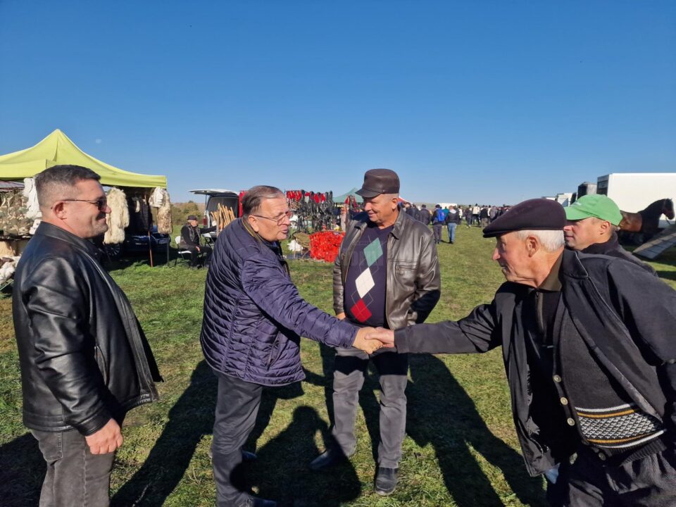 Liderul PNL Suceava, Gheorghe Flutur, a fost duminică la târgul de cai „La Ghiață”, de la Trei Movile