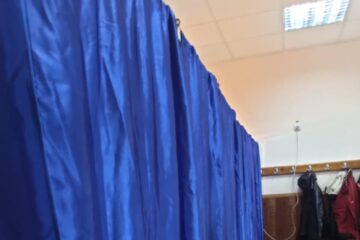 În județul Suceava, pentru Camera Deputaților candidează 21 de formațiuni politice și doi independenți, iar pentru Senat, 20 de partide și alianțe