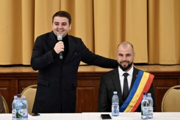 Președintele ales al CJ Suceava, Gheorghe Șoldan, și primarul comunei Botoșana, Andrei Sticleț