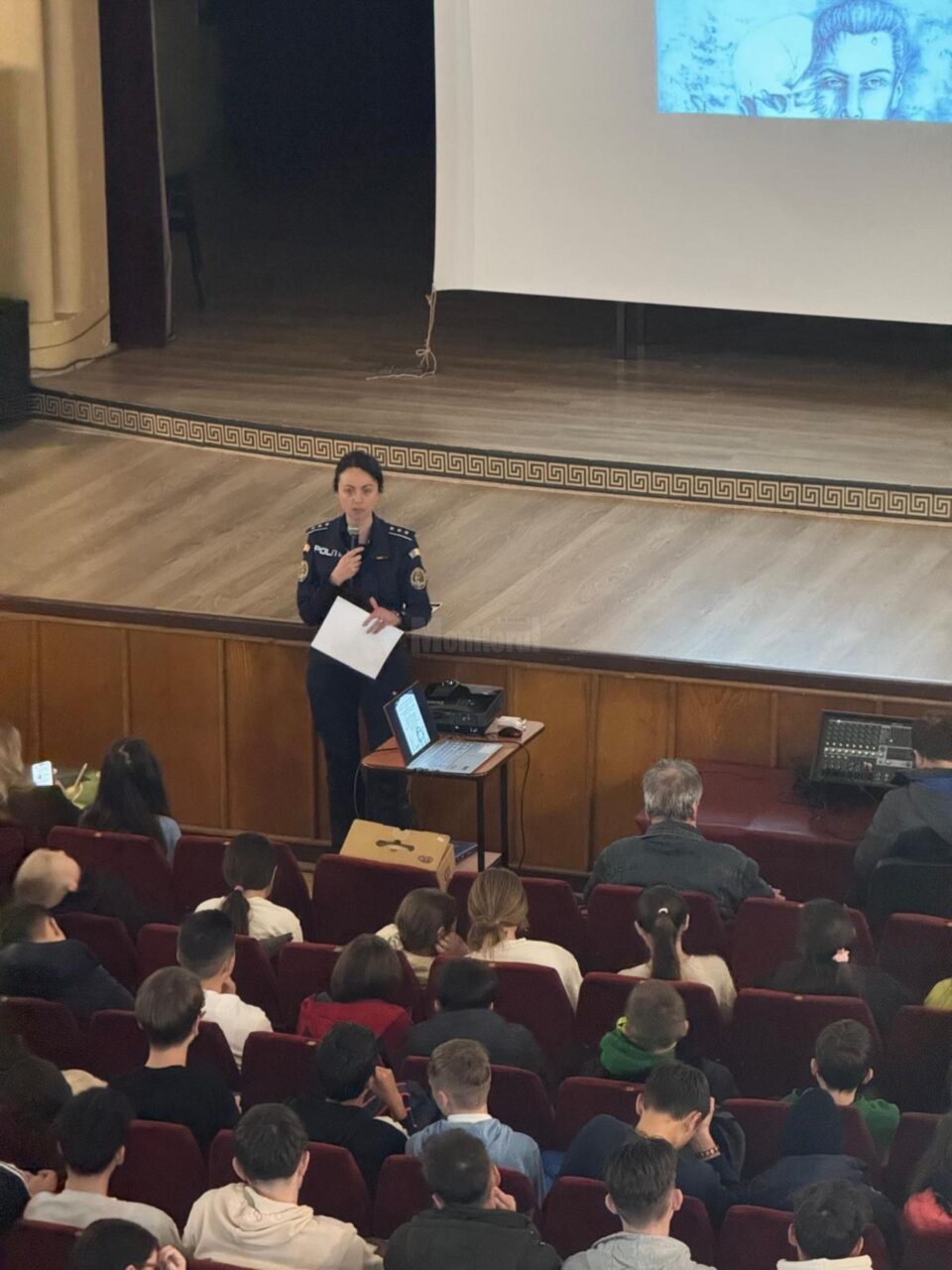 Prelegeri despre riscurile consumului de droguri, pentru elevii de la Colegiul Hurmuzachi