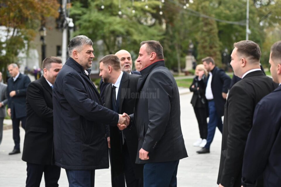 Premierul Marcel Ciolacu a băut o cafea pe o terasă din centrul Sucevei