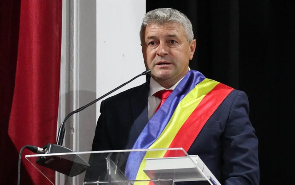 Cătălin Coman a depus jurământul pentru al patrulea mandat de primar al Fălticeniului Cătălin Coman a depus jurământul pentru al patrulea mandat de primar al Fălticeniului