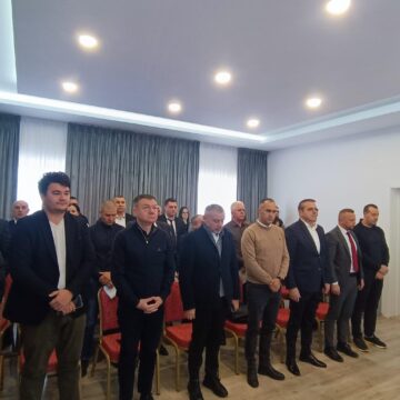 Primarul PNL Dan Chidoveț și cei 15 consilieri au depus jurământul de credință