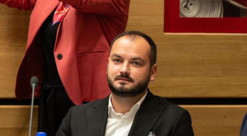 Cel mai tânăr consilier județean din istoria Sucevei este mărgineanul Daniel Prelipcean Cel mai tânăr consilier județean din istoria Sucevei este mărgineanul Daniel Prelipcean