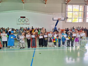 Parada costumelor ECO, la Școala Gimnazială ,,Miron Costin” Suceava