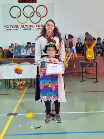 Parada costumelor ECO, la Școala Gimnazială ,,Miron Costin” Suceava