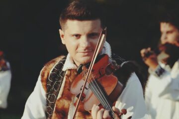 Dirijorul Mihai Cotos, destituit din funcția de director interimar, rămas fără atribuțiile de dirijor aproape trei luni