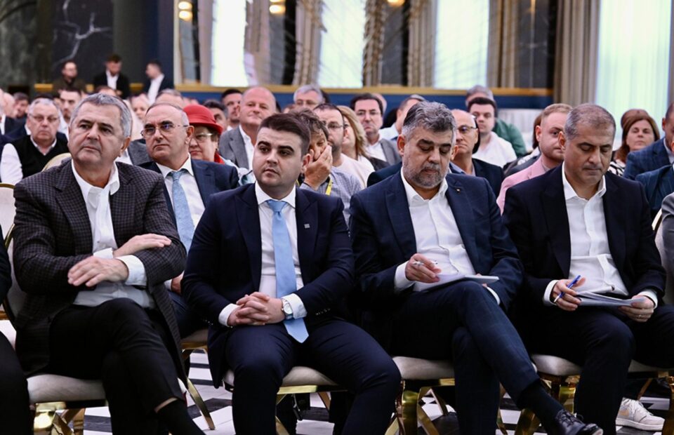 Gheorghe Șoldan a participat alături de premierul Marcel Ciolacu la o întâlnire cu antreprenorii suceveni Gheorghe Șoldan a participat alături de premierul Marcel Ciolacu la o întâlnire cu antreprenorii suceveni