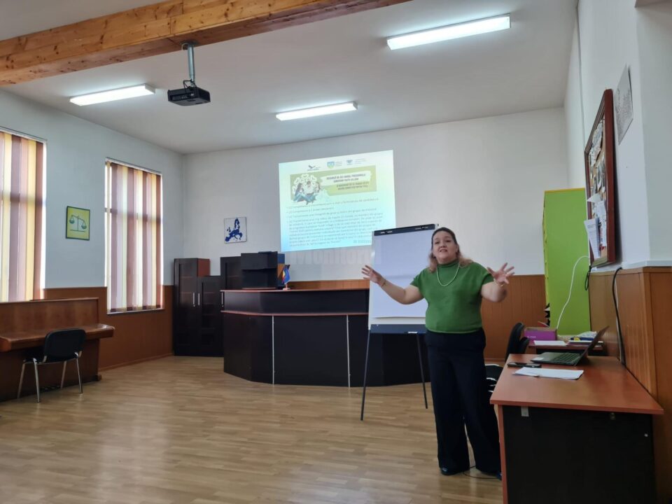 Colegiul Național (CN) „Eudoxiu Hurmuzachi” 4