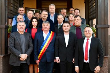 La învestirea primarului din Volovăț, Ioan Vicol