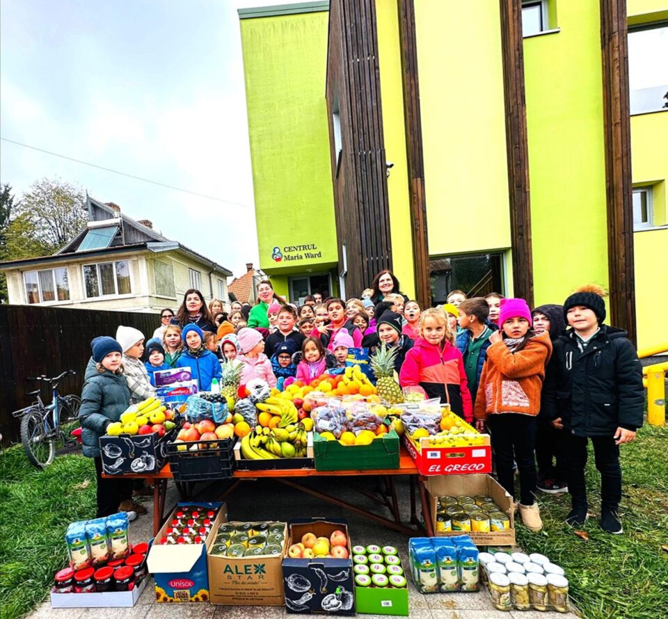 Elevi de la Școala Gimnazială „Bogdan Vodă” Rădăuți, implicați în activități de voluntariat Elevi de la Școala Gimnazială „Bogdan Vodă” Rădăuți, implicați în activități de voluntariat
