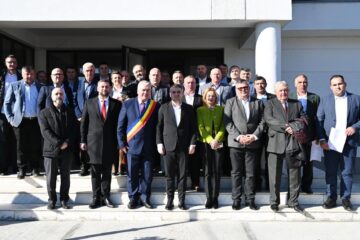 La învestirea primarului din Cajvana, Gheorghe Tomăscu
