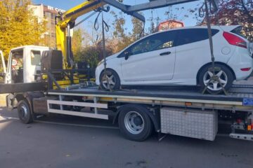 Poliția locală ridică mașinile parcate neregulamentar în municipiul Suceava