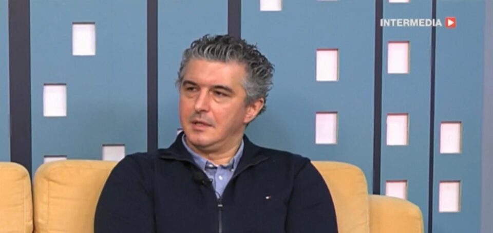 Directorul medical al Spitalului Clinic de Urgență „Sfântul Ioan cel Nou”, conf. univ. dr. Dimitrie Siriopol Directorul medical al Spitalului Clinic de Urgență „Sfântul Ioan cel Nou”, conf. univ. dr. Dimitrie Siriopol