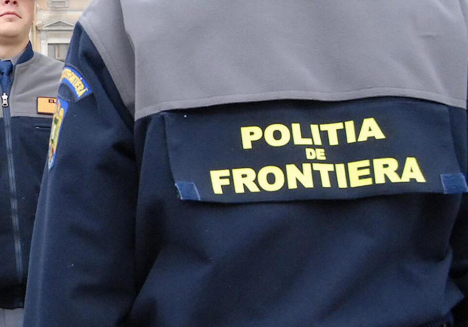Peste 3.700 de ucraineni care fug de război au intrat ilegal în România prin județul Suceava Peste 3.700 de ucraineni care fug de război au intrat ilegal în România prin județul Suceava