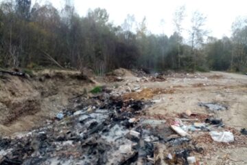 Primăria Frătăuții Noi s-a ales cu plângere penală pentru incendieri repetate de deșeuri