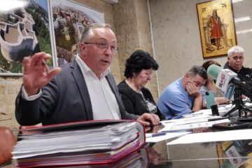Dan Ioan Cusnir cu dosarul cu rezultatele activitatii de monitorizare a primariei in perioada iunie-octombrie 2024