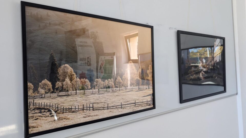 Expoziția de fotografie „Bucovina pe dealuri neumblate” poate fi admirată la Galeria de artă Zamca