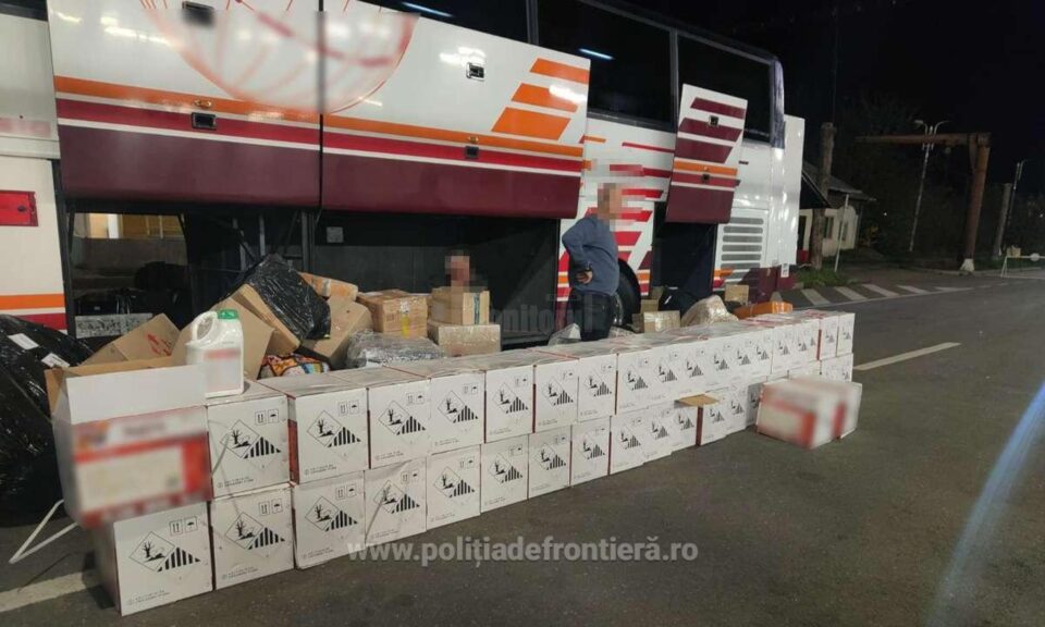 Recipientele cu insecticid au fost confiscate