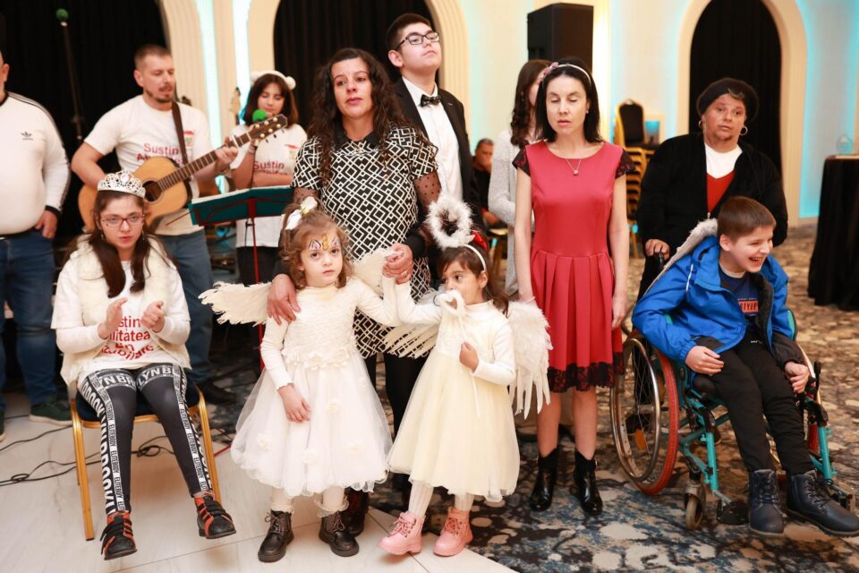 Îmbrățișări gratuite, eveniment caritabil, ediția a X-a