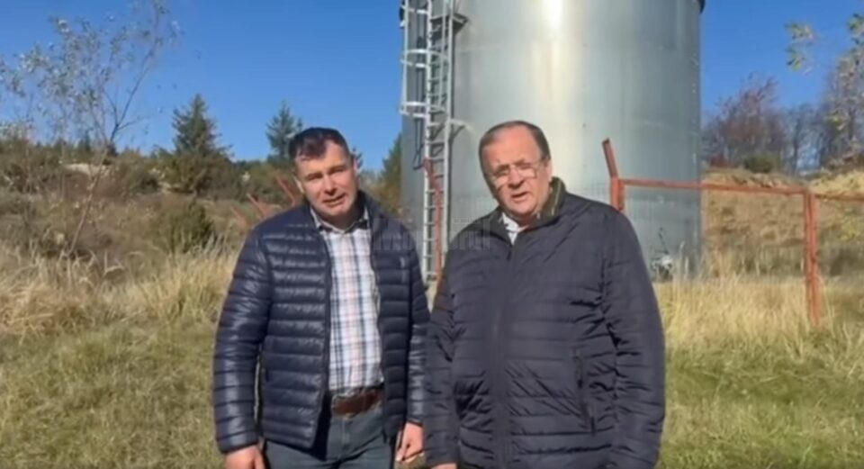 Gheorghe Flutur alături de primarul PNL din Sucevița, Liviu Bodnărescu