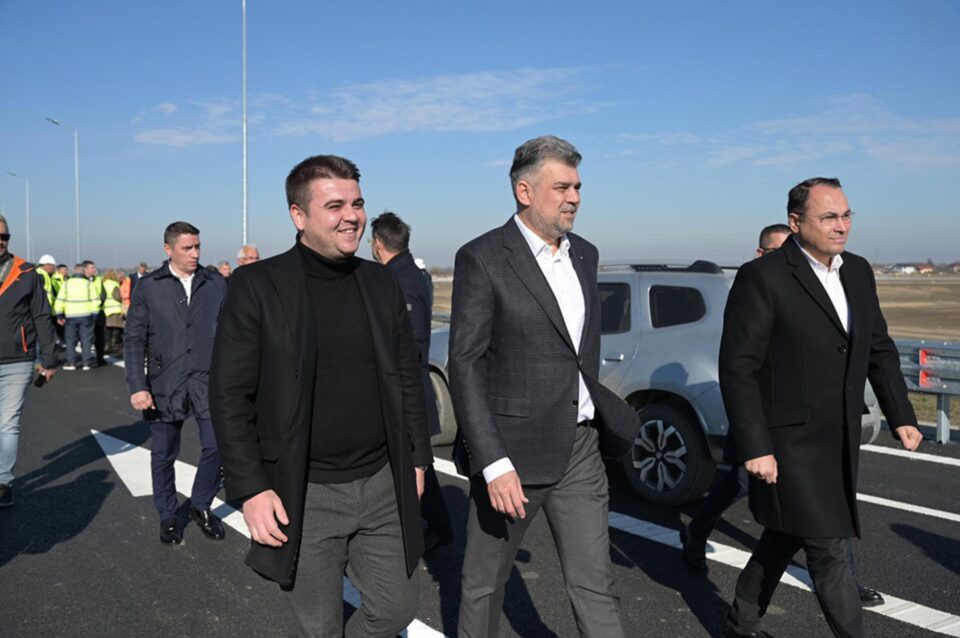 Șoldan, alături de Ciolacu și Grindeanu la inaugurarea primilor 11 kilometri din autostrada A7 Șoldan, alături de Ciolacu și Grindeanu la inaugurarea primilor 11 kilometri din autostrada A7
