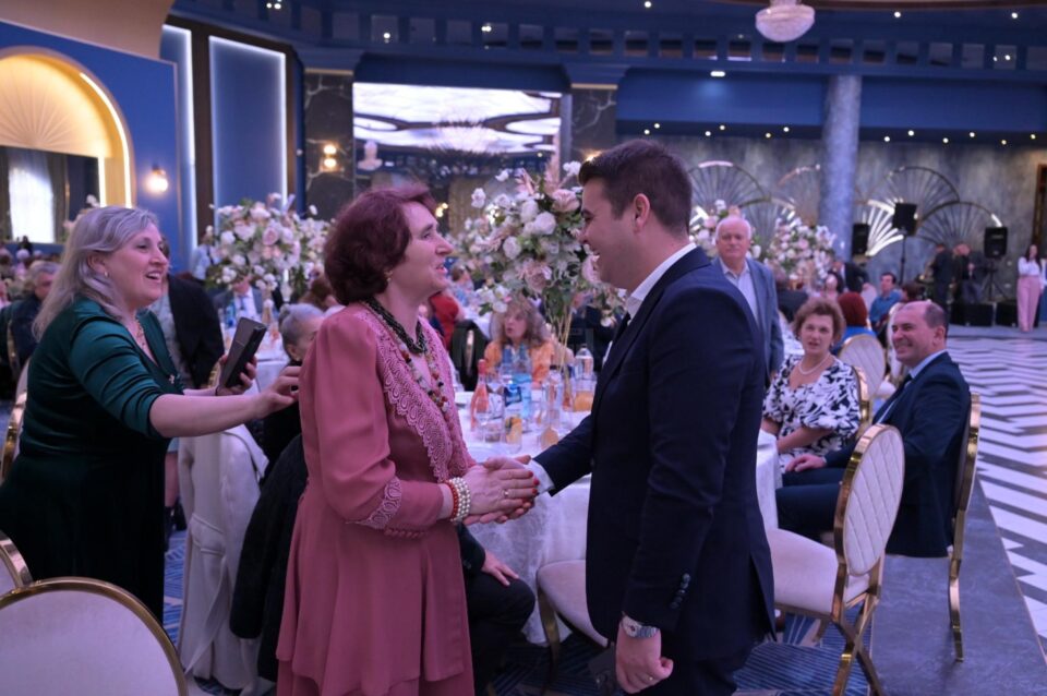 Președintele CJ, Gheorghe Șoldan, cu seniorii Sucevei