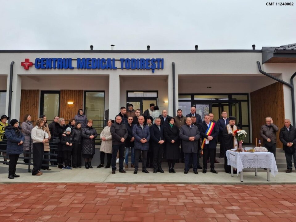 Candidații PNL Suceava la Senat și Camera Deputaților au fost prezenți la inaugurarea centrului medical de la Todirești Candidații PNL Suceava la Senat și Camera Deputaților au fost prezenți la inaugurarea centrului medical de la Todirești