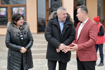 Candidații PSD Suceava pentru Camera Deputaților, Eugen Bejinariu și Larisa Blanari, s-au întâlnit cu locuitorii din comuna Dornești