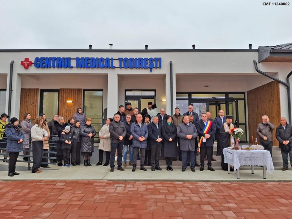 Candidații PNL Suceava la Senat și Camera Deputaților au fost prezenți la inaugurarea centrului medical de la Todirești Candidații PNL Suceava la Senat și Camera Deputaților au fost prezenți la inaugurarea centrului medical de la Todirești