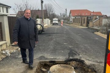 Gheorghe Flutur a verificat lucrările la rețelele de apă și canalizare și la cele de asfaltare din orașul Vicovu de Sus