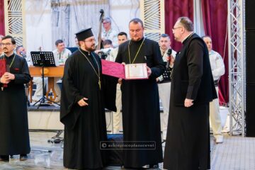 Asistenții Sociali din cadrul protopopiatelor din Arhiepiscopia Sucevei și Rădăuților, decorați cu Ordine Eparhiale de către Înaltpreasfințitul Părinte Calinic