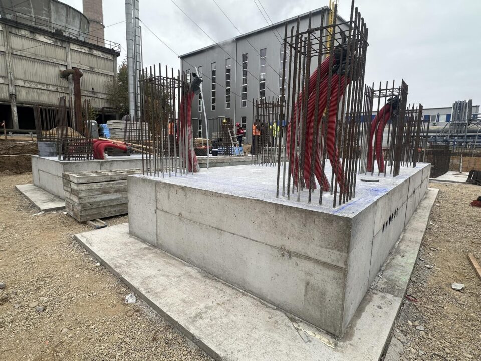 Consorțiul condus de compania Loial Impex Suceava a început lucrările la noul grup energetic din Oradea, cea mai mare investiție din acest municipiu
