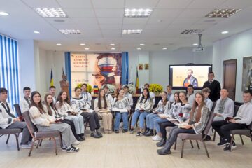 La Suceava, de Ziua Bibliei, peste 8000 de elevi au citit întreaga Sfântă Scriptură într-o oră