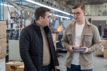 Șoldan și Rîmbu au vizitat fabrica DENIS, au vorbit cu angajații și le-au cerut votul pentru PSD la alegerile prezidențiale și parlamentare