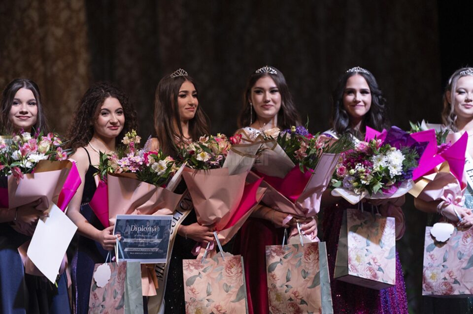Denisa Grigorean este Miss Boboc 2024 a Colegiului „Ștefan cel Mare” Suceava