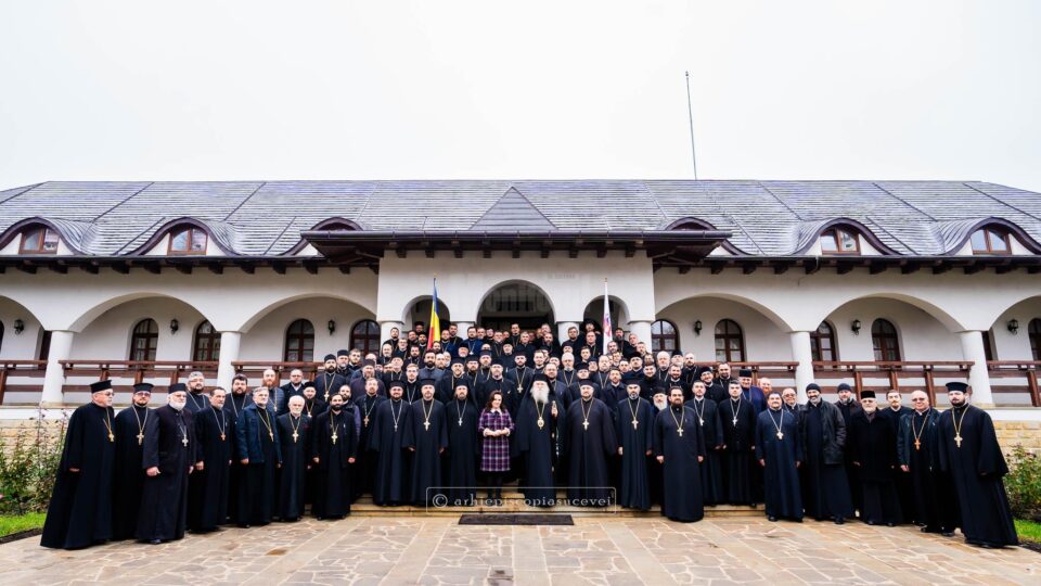 Conferinta eparhială la care Oana Stanciu a fost invitată sursa foto Arhiepiscopia Sucevei și Rădăuților