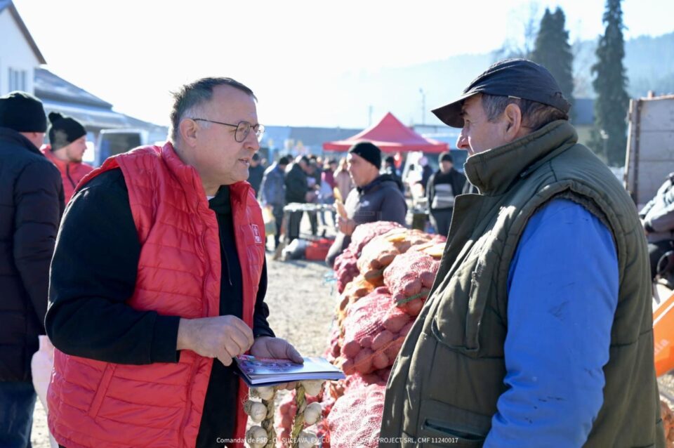 Candidații PSD au discutat „angajamentul pentru dezvoltare” al partidului cu comercianții și cumpărătorii din piața din Moldovița