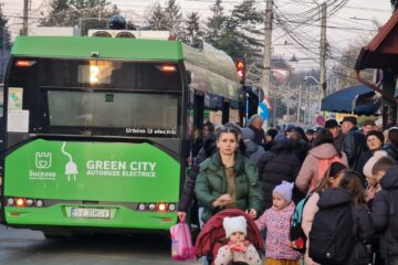 Peste 27.500 de suceveni, dintre care aproape 12.000 de pensionari, au beneficiat în octombrie de transport gratuit cu autobuzele TPL în municipiul Suceava
